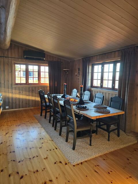 Popular Airbnb listing: Cabin at Vaset. Panoramic views. Ski-in/ski out. in Vestre Slidre