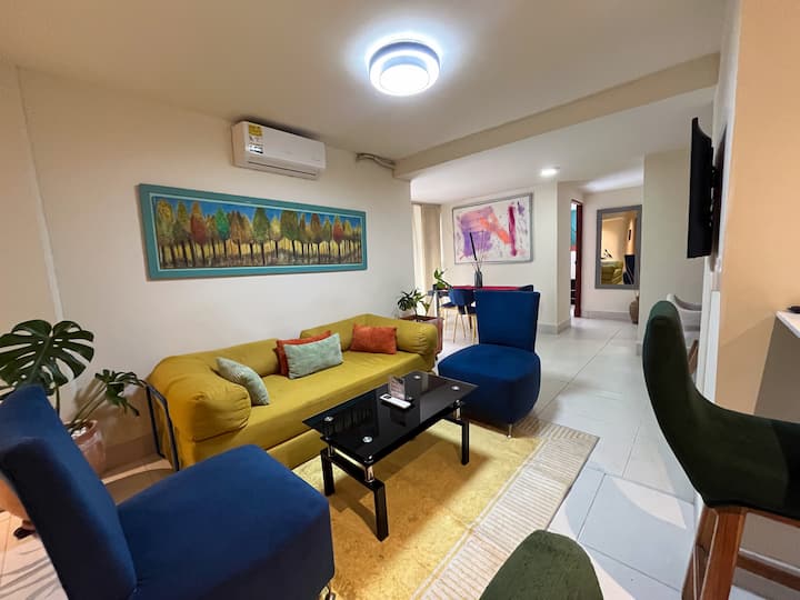 4br/3ba Laureles Home-central & Fast Wifi - Medellín