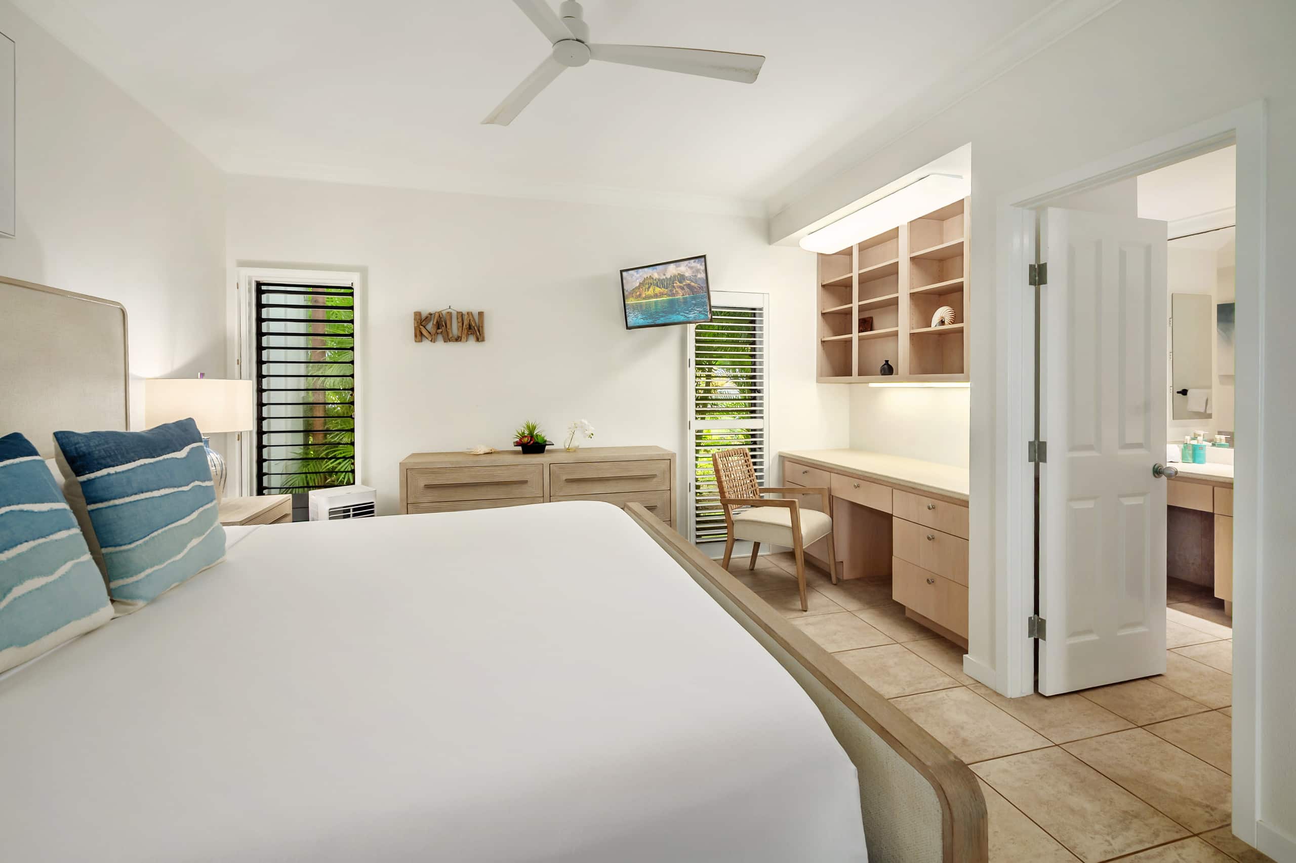 Poipu Sands Unit 514 Oceanfront 2 Bedroom 2 Bath - Image 10