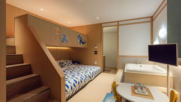 [아늑 호텔 해운대] 코스모스 수페리어 키즈 #퀸매트2개 #욕조 #고급스피커 #이동식 Tv - Corée du Sud