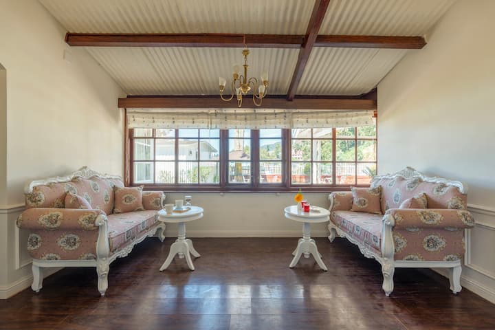 Ooty’s Only 150 Yr Old 10 Bedroom Luxury Bunaglow - Ooty