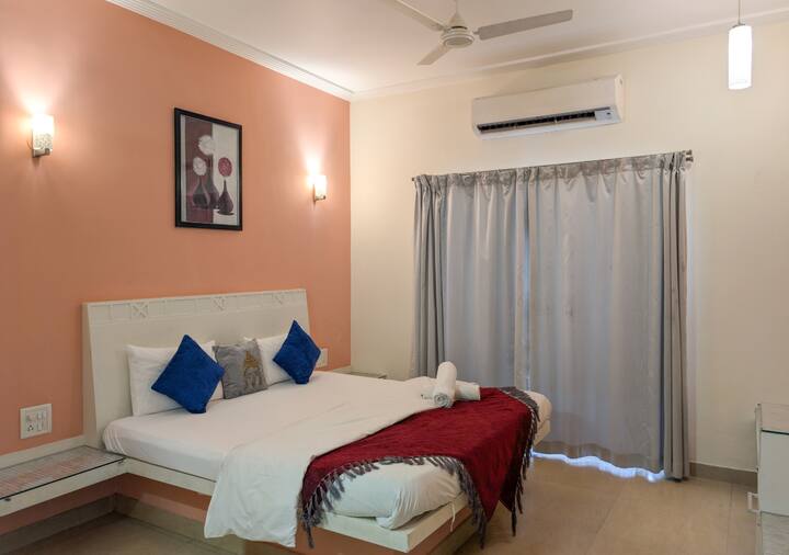 Bedroom 2 image 2