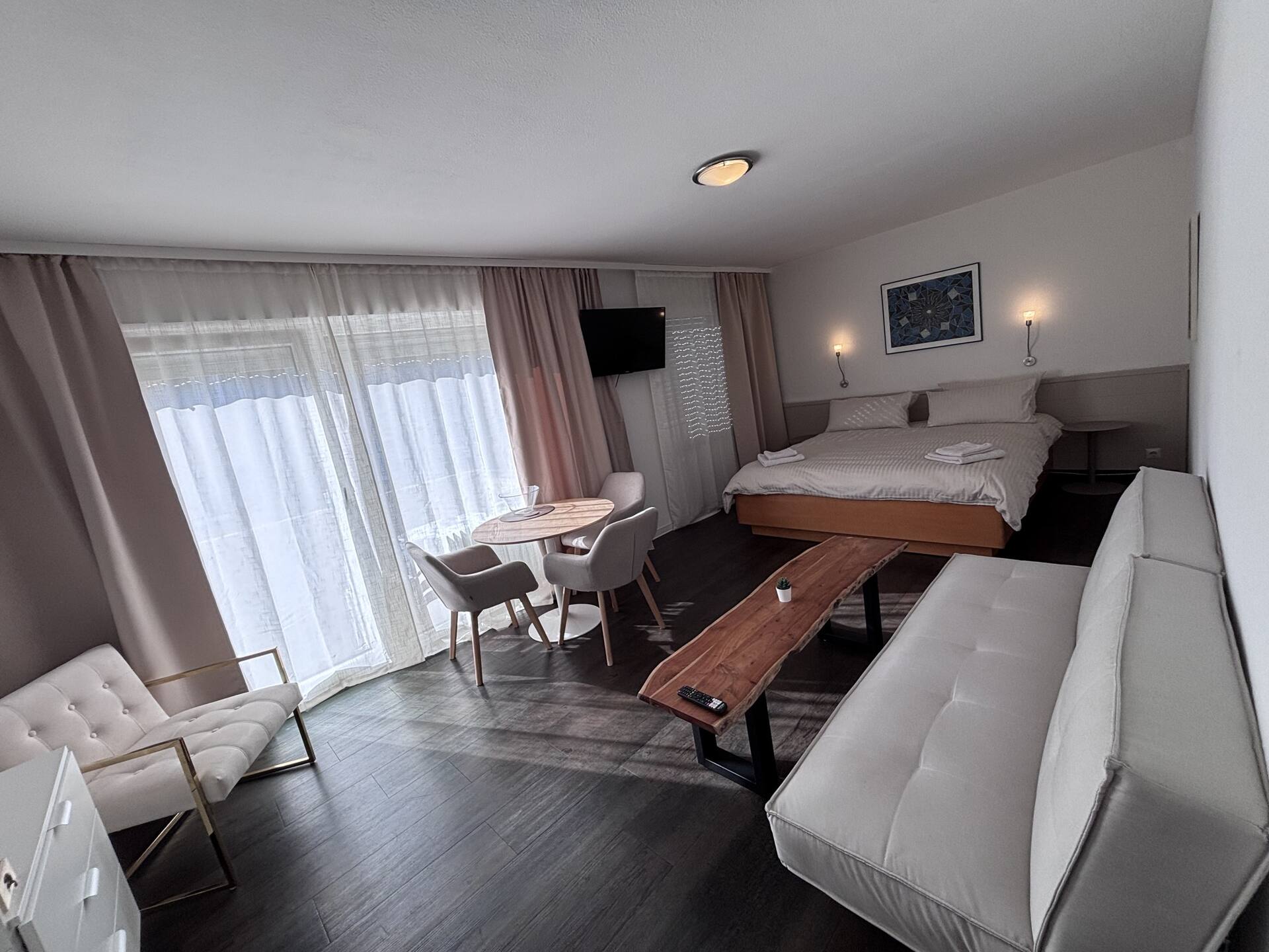 Studio-Standard-Private bathroom