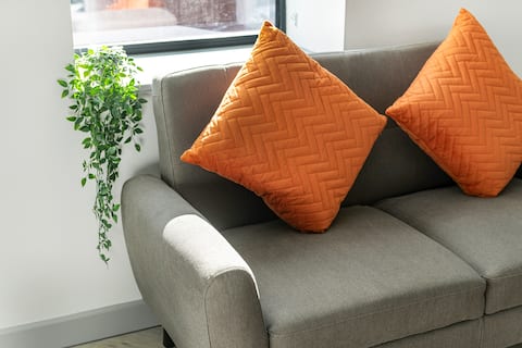 Top performing Airbnb: Bright City Studio with Ensuite in Hyson Green & Arboretum