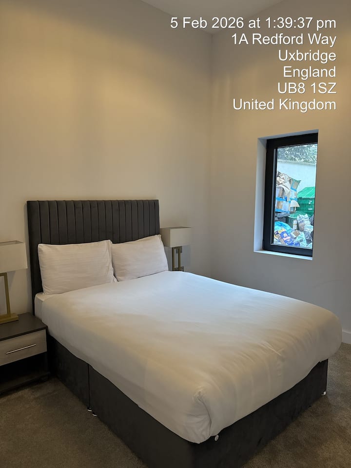Uxbridge 2bhk Suite Pm10 - Uxbridge