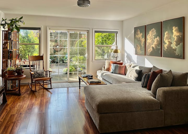 Charming Garden Apartment- Fully Furnished- 1100sf - Brooklyn, NY