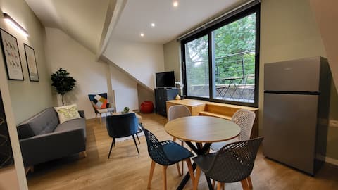 Top Airbnb: Charming apartment overlooking private park in Ixelles Elsene
