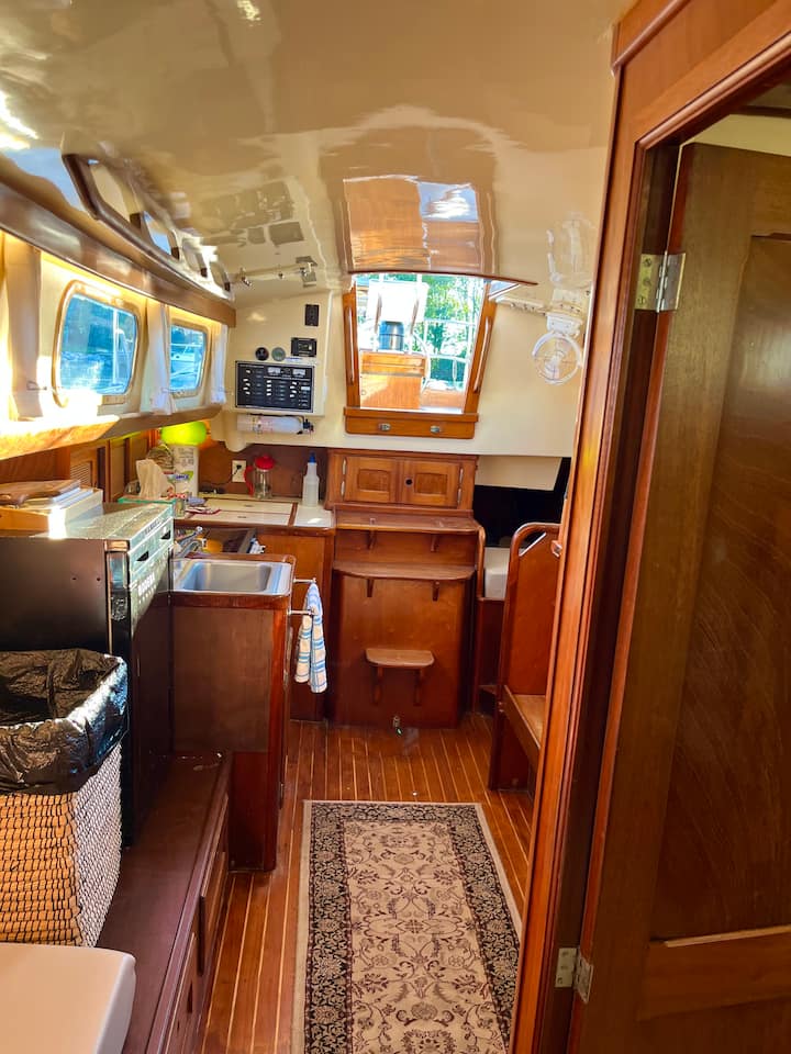 40' Classic Bristol Sailboat - Saint Michaels, MD