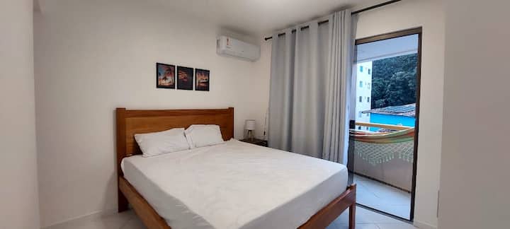 Spavaća soba s bračnim krevetom (160x200) 
praonica rublja, balkon s visećom ležaljkom,
Kondicioniranje 