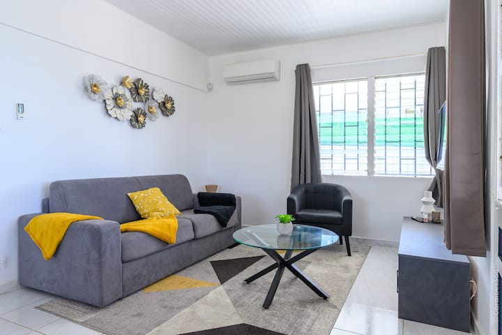 Avete a disposizione un comodo divano letto 160x200