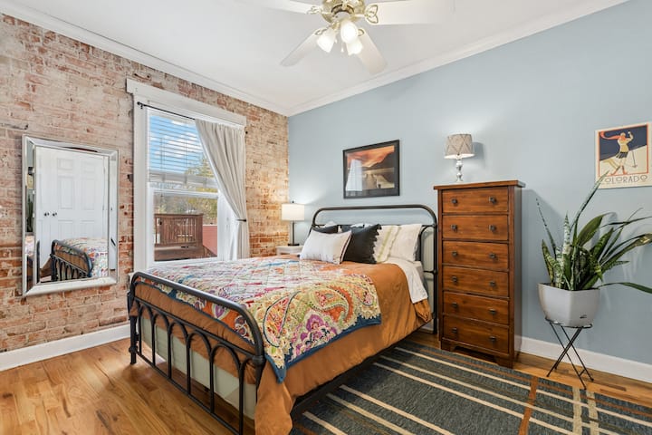 Modern 2br | Ideal For Travel Nurses & Couples - Denver, CO