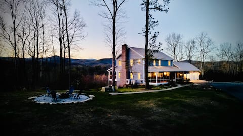 Luxury Blue Ridge Views | Modern Farmhouse Escape