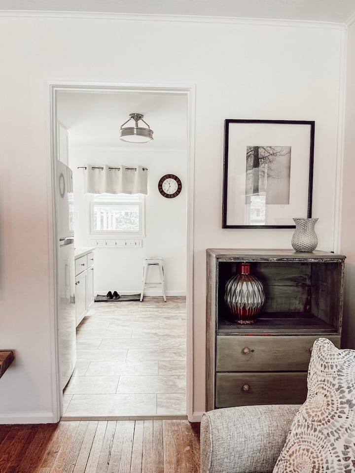 Walk To Stadium | Cozy 3br W/game Room+king Suite - Urbana, IL