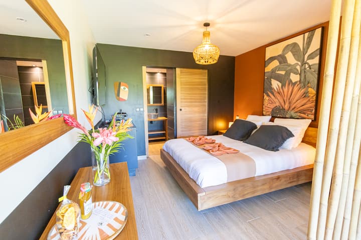 L'Ecrin Tropical Studio with Marina View & Pool