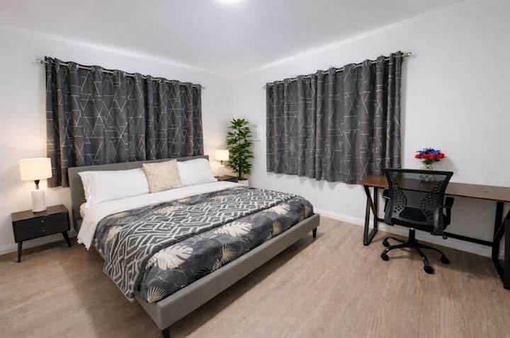 Stylish 2br Home  Free Parking - Monterey Park