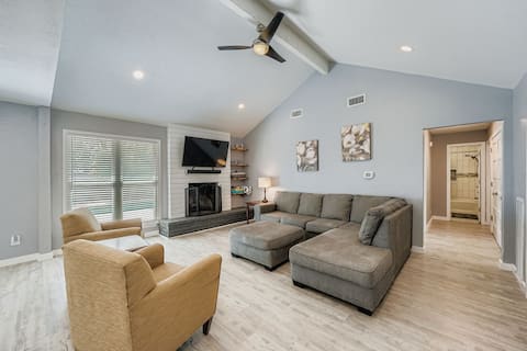 Top performing Airbnb: Fisher Pool House - South Austin Poolside Oasis in Dittmar Slaughter
