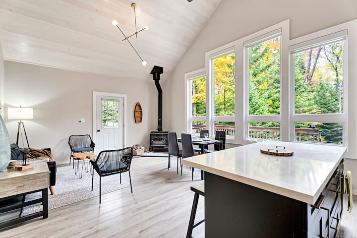 Muskoka Waterfront Cottage | Canoes, Firepit & Bbq - Huntsville