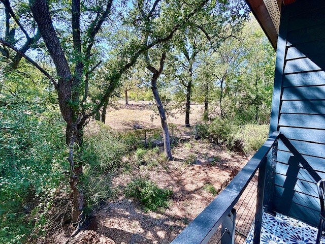 Hideaway East | Luxe Retreat By Train + Downtown