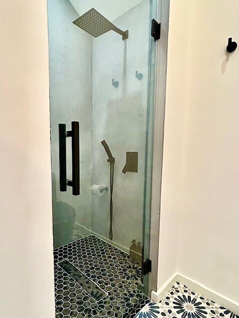 Hideaway East | Luxe Retreat By Train + Downtown