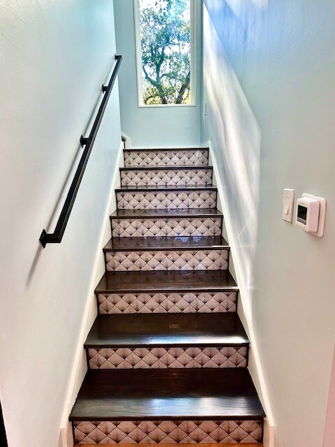 Hideaway East | Luxe Retreat By Train + Downtown