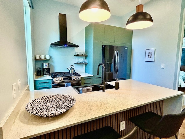 Hideaway East | Luxe Retreat By Train + Downtown