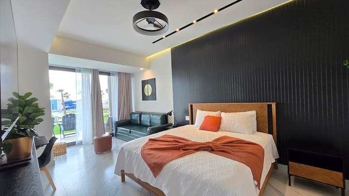 საწოლი 193×203 სმ და გასაშლელი დივანი‑საწოლი