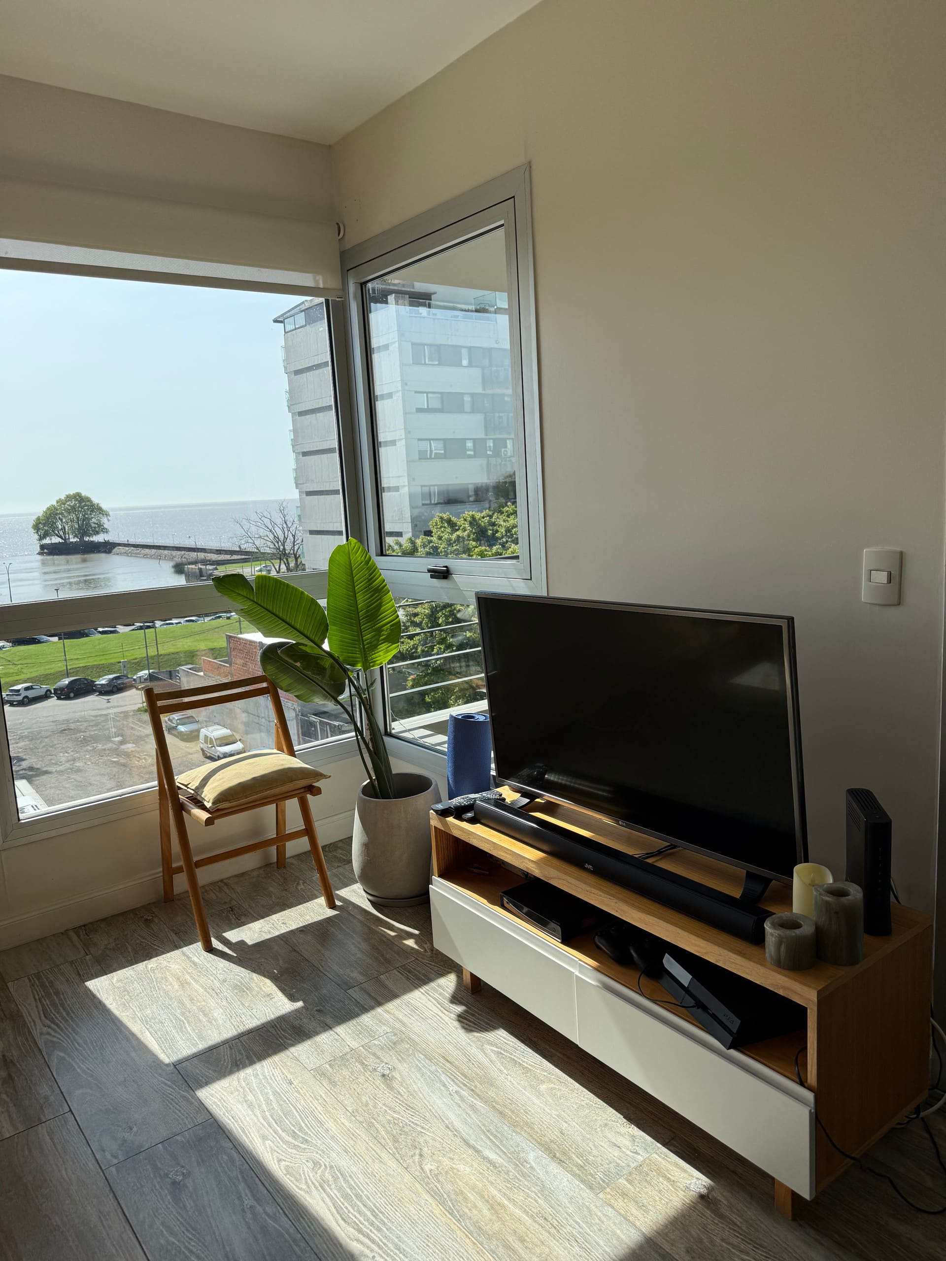 Furnished two-bedroom apartment in Olivos with river views