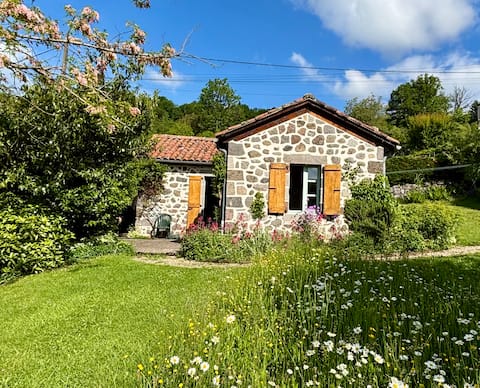 La Fourniou, charming cottage for 2