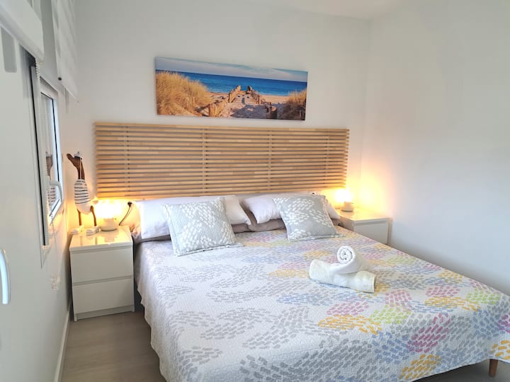 Dve postele s rozmermi 90 cm x 200 cm, ktoré môžu byť spojené alebo samostatné.