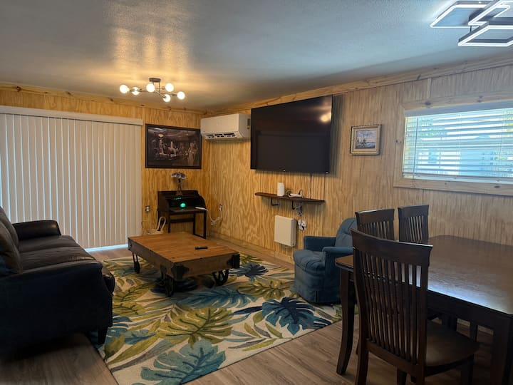 The Riverview Haven - Tarpon Springs, FL