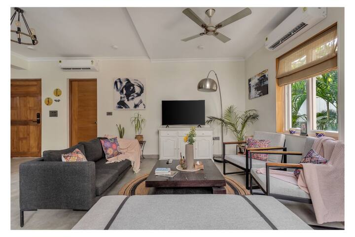 Living room image 8