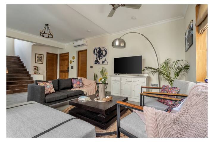 Living room image 4