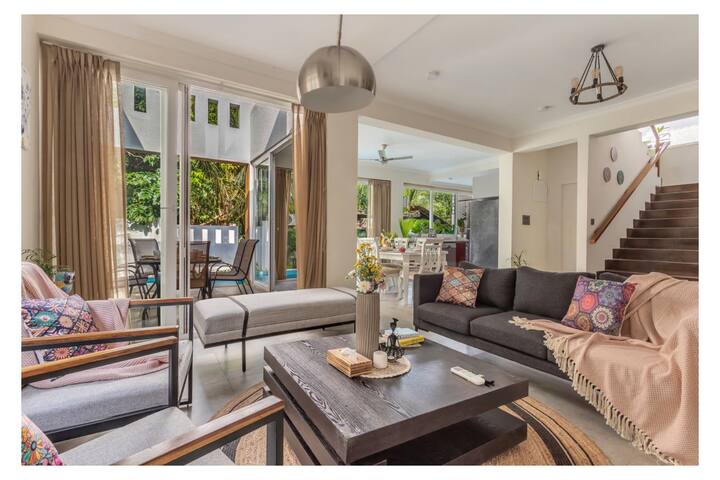 Living room image 9