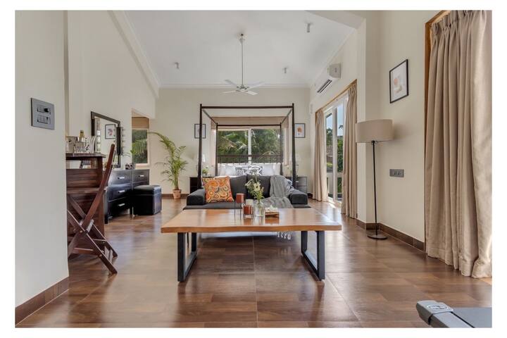 Living room image 12