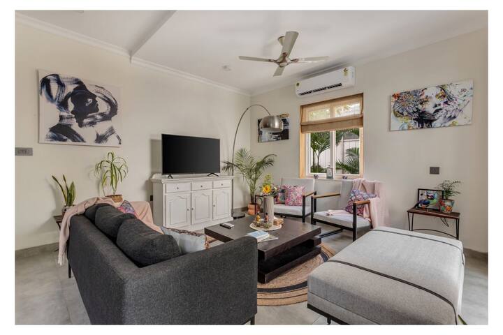 Living room image 10