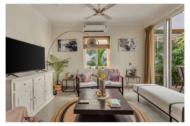 Living room image 5