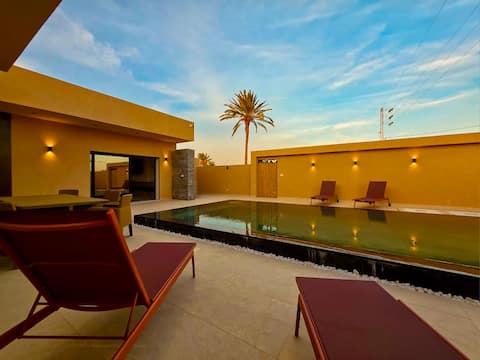 Exceptional villa with infinity pool
