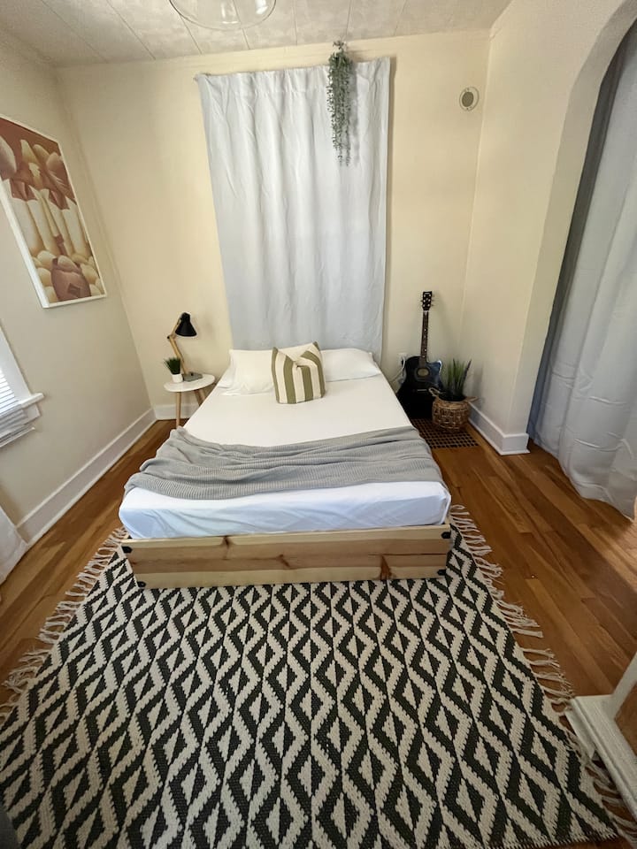 საძინებელი 1