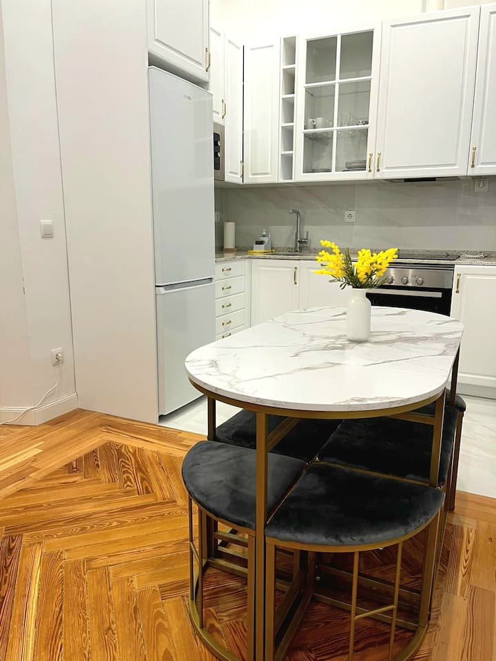 H Apartamento Para 4 Entre Puerta Sol-paseo Prado - Madrid