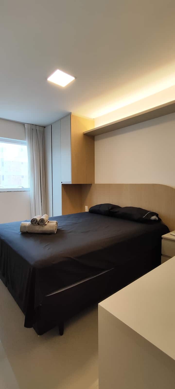 ห้องสวีทใหญ่ เตียงควีนไซส์ และพื้นที่มีการรักษาความปลอดภัย