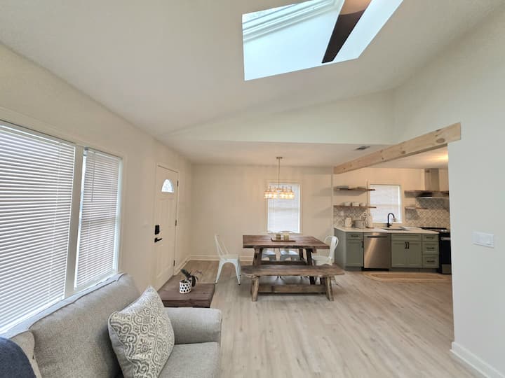 Coastal Landing Stay - New Haven, CT