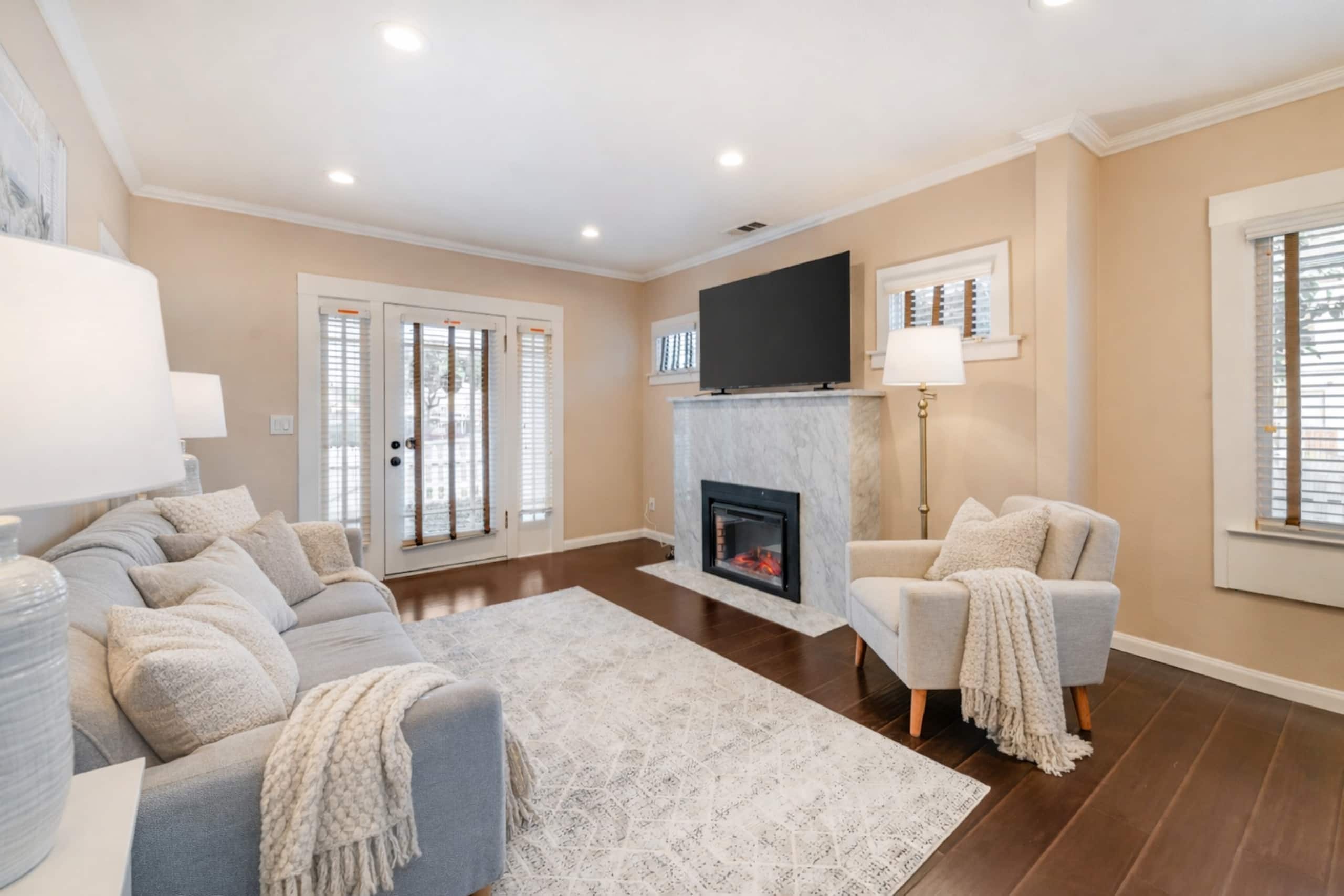 Luxury Pool Retreat w/ Chef's Kitchen & Game Room - Photo 7
