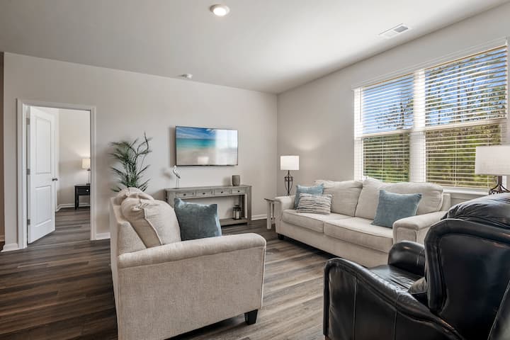 New Coastal Retreat• Fire Pit•3 Mi To Holden Beach - Holden Beach, NC