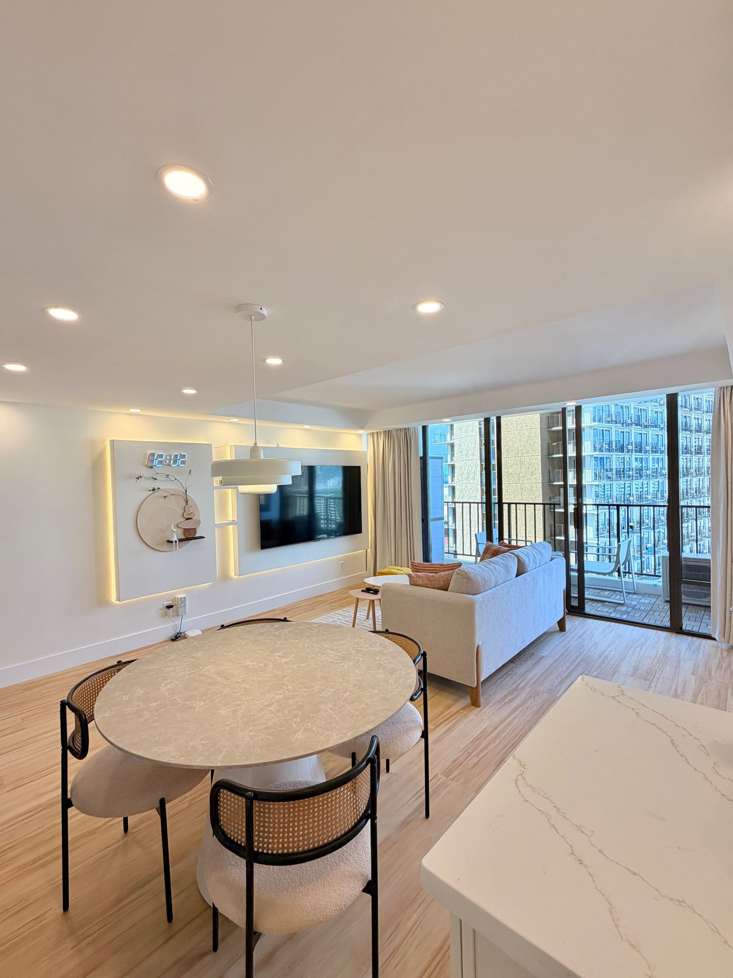 Waikiki Banyan Ocean, City View #7 | FREE Parking - Image 9