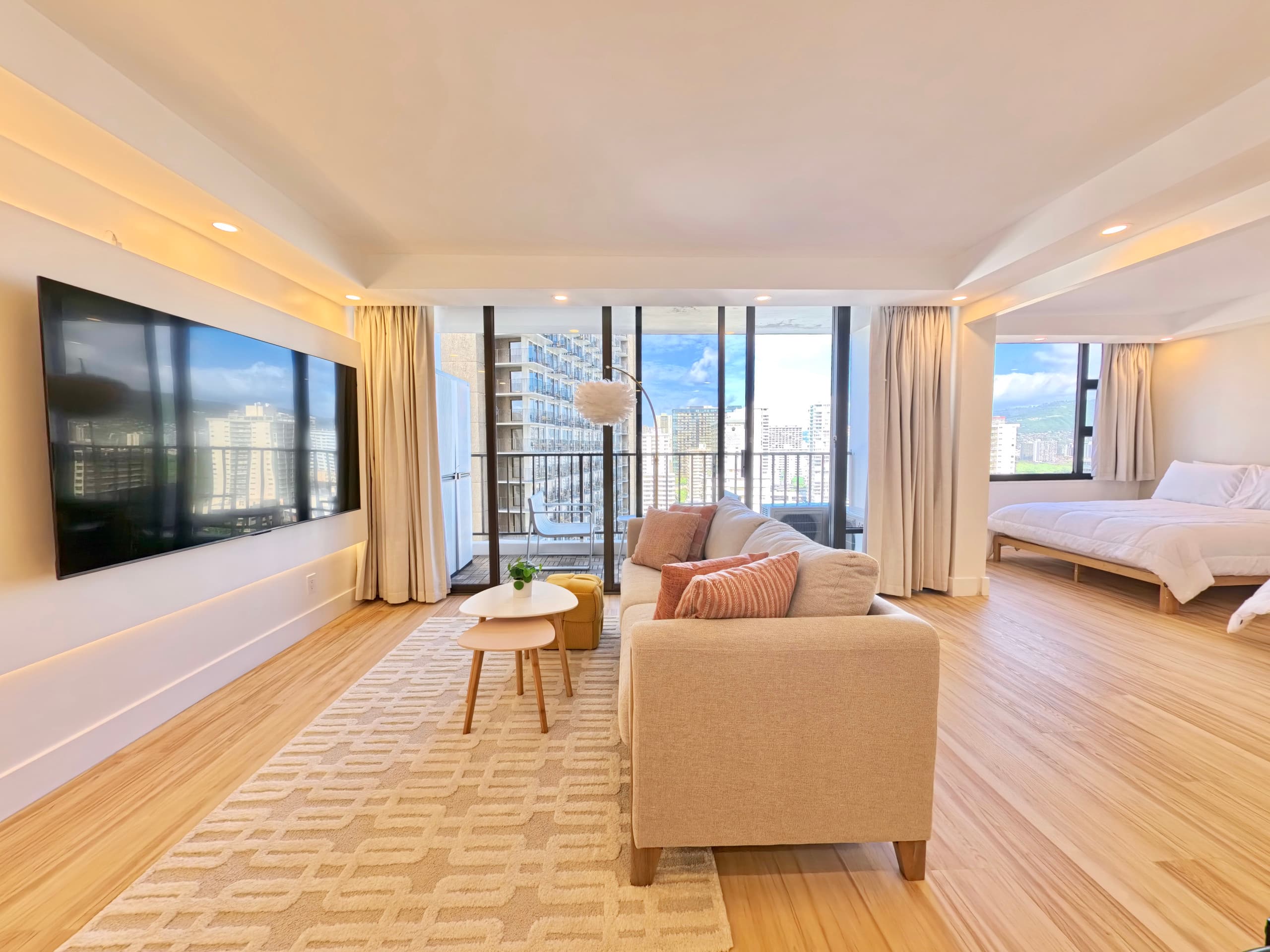 Waikiki Banyan Ocean, City View #7 | FREE Parking - Image 3
