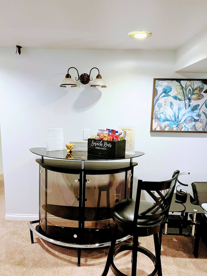 2br Lower Level W/ Fast Wifi Midtown Milwaukee-c - Milwaukee, WI