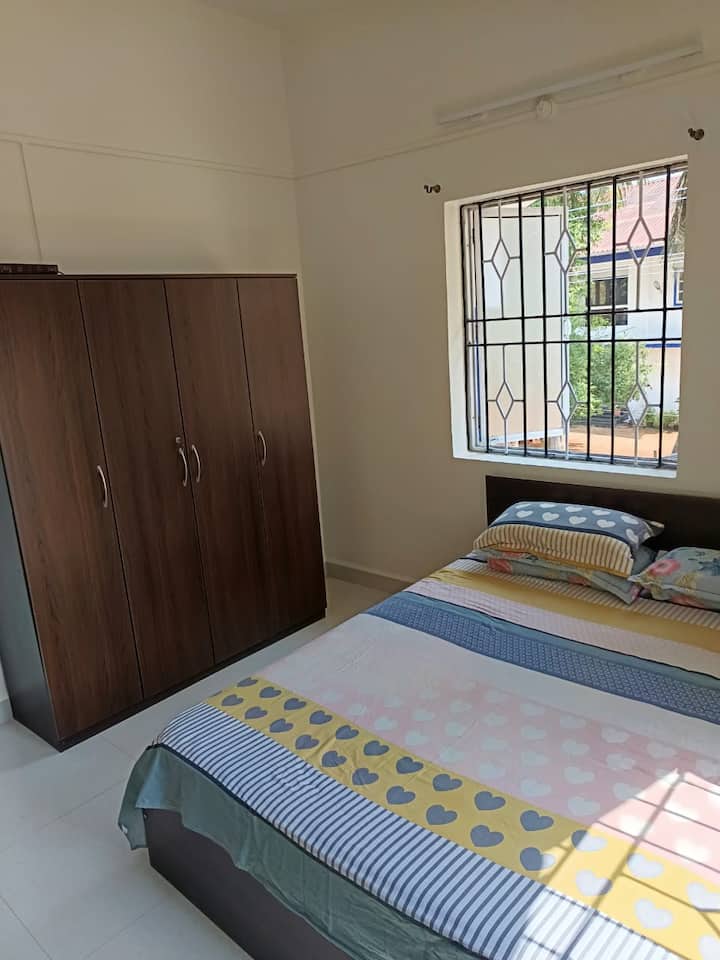 Bedroom 2 image 1