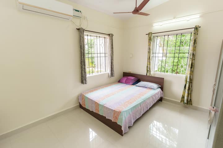 Bedroom 1 image 1
