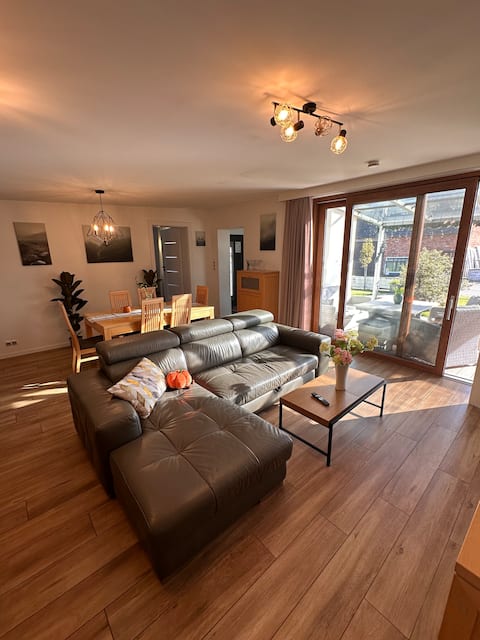 Popular Airbnb listing: Jacuzzi Bubble Apt. - 15 min drive from Old Town in Orunia Górna Gdańsk Południe