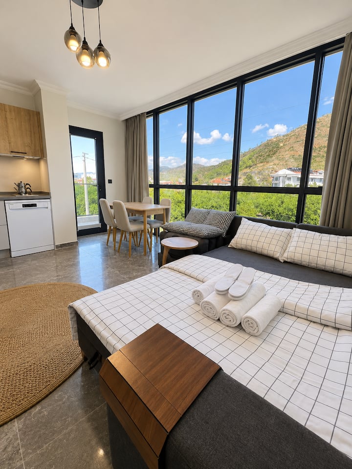 Spacious & Scenic Premium Suite | Quiet 1br - Denizli